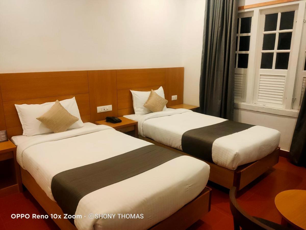 Agincourt Kuttikkanam Hotel Pirmed Ngoại thất bức ảnh