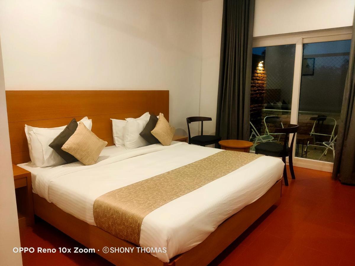 Agincourt Kuttikkanam Hotel Pirmed Ngoại thất bức ảnh